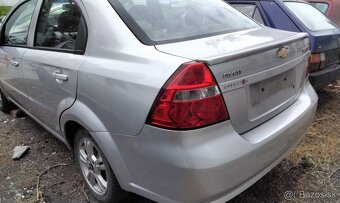 Chevrolet Aveo 1.4 2009 predám SVETLO, MOTOR F14D3, DVERE, P - 4
