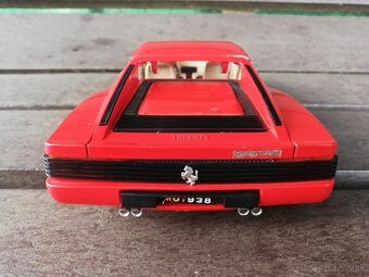 Bburago Ferrari Testarossa 1984, 1:18 - 4