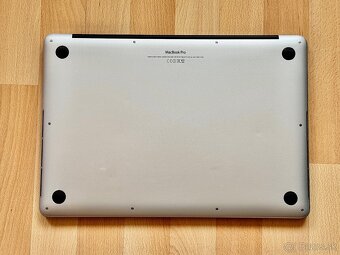 MacBook Pro 15" i7-2GHz,4j/8GB/256GB, NOVÁ BATÉRIA - 4