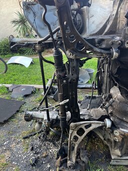 Predám zadnej prednej podvozok na BMW e46 - 4
