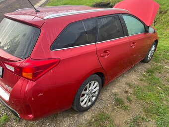 Toyota auris COMBI VELVEMATIC 1,6 Benzín, 97KW, 6MT - 4