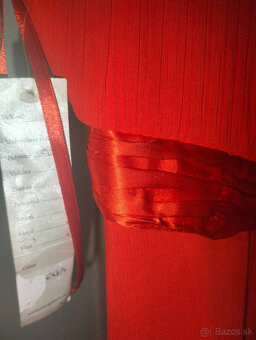 Šifónové spoločenské šaty na ramienka - 4