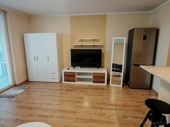 Garsónka s balkónom, Sihoť - 4