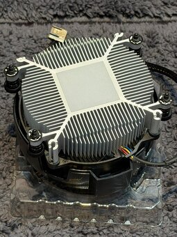 Procesor AMD Ryzen 5 2600x + chladič - 4