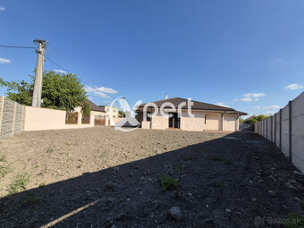 PREDAJ, nadštandardný 4 izbový rodinný dom s dvojgarážou v B - 4