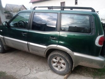 Nissan Terrano 2 - 4
