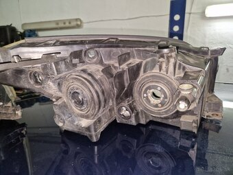 Toyota rav 4.predam predne svetla - 4