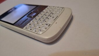 Nokia E5 top stav plus nabijacka - 4