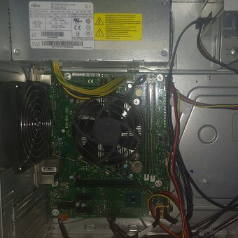 Stolný počítač PC Fujitsu Esprimo - 4