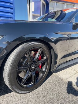 Ford Mustang - 4