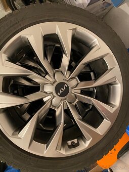 255/45 R20 zimné komplety originál Kia Sorento 4 - 4