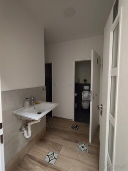 ID: 1003 NEBYTOVÉ PRIESTORY NA PRENÁJOM V NOVÝCH ZÁMKOCH - 4