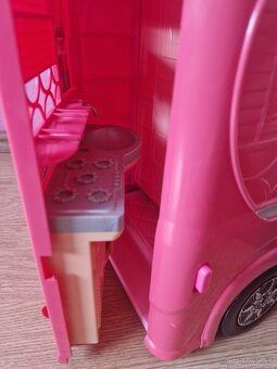Obrovský Barbie karavan s bazénom a 7ks bábikami Barbie - 4