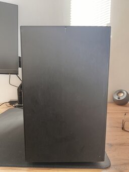 Predam skrinku Fractal Design Define Nano S - Window - 4