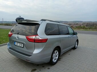 TOYOTA PREVIA/SIENNA LE 3,5 V6 2016 8 MÍST TOP STAV - 4