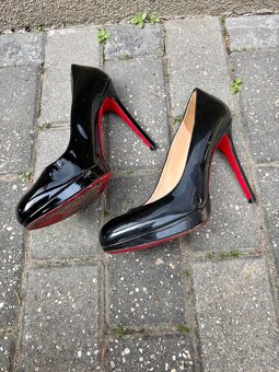 Krásne čierne lodičky Christian Louboutin - 4