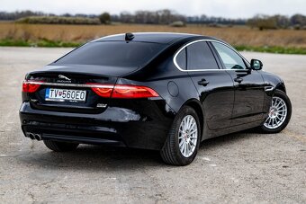 Jaguar XF 20d 132kW AWD 8AT (pohon 4x4, svetlá koža, LED) - 4