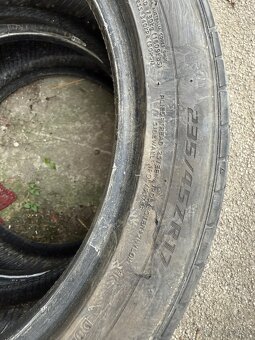 Predám letné pneu 235/45 R17 - 4