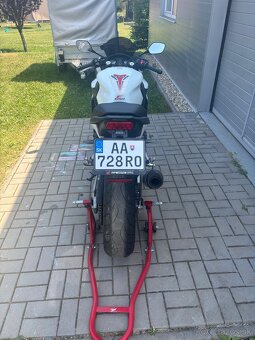 Honda CBR 650 F - 4