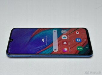 Samsung Galaxy A40 modrý/čierny - 4