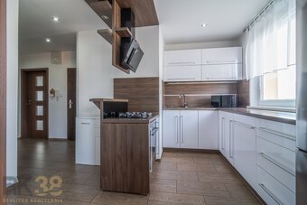 Na predaj kompletne zrekonštruovaný 3-izbový byt s balkónom - 4