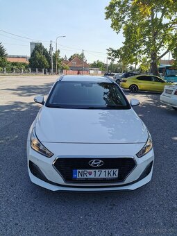 Hyundai i30 CW 1.6 CRDi - 4