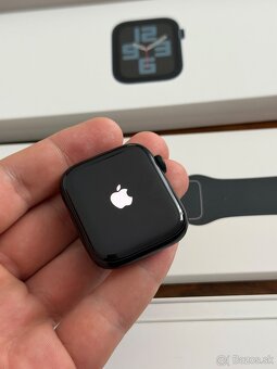 Apple Watch SE 2 44mm komplet top stav - 4