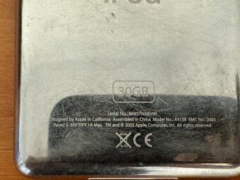 iPod Classic 5th Gen 30GB - 4