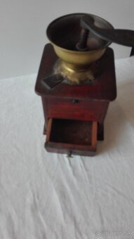 Starý mlýnek na kávu - 19. století - 4