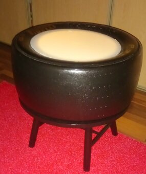 Stôl z pneumatiky formule 3000 - 4