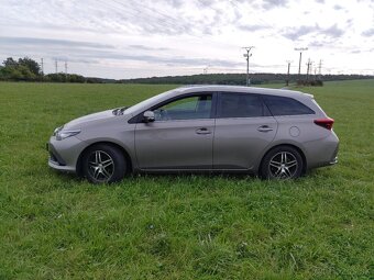 Toyota Auris Touring Sports - 4
