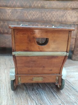 Zásobník na cigary drevené auto - 4