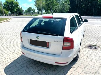 ŠKODA OCTAVIA COMBI 1.6TDI ELEGANCE 2013 - 4