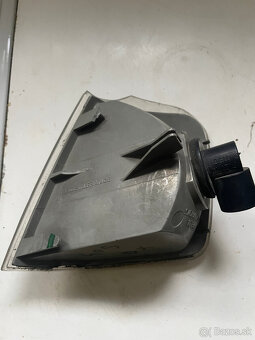 🚗 Predám predné smerovky / blikače – Peugeot 405 a 405S - 4