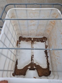 IBC kontajner biely vyrezaný - 4