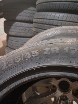 235/45r17 - 4