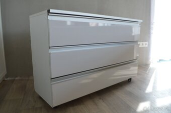 biela komoda - 4