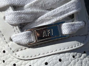 NIKE AIR FORCE - 4