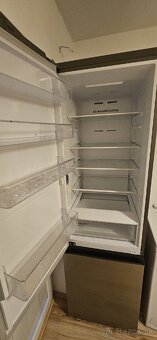 Predám kombinovanú chladničku Samsung RB38T600DSA - 4