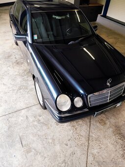 Mercedes-Benz E trieda Sedan 320 - 4