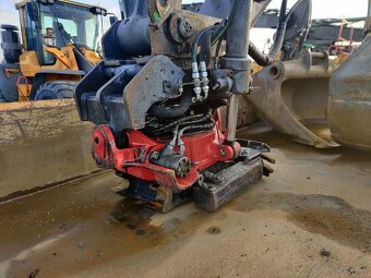 Kolový otočný bagr VOLVO EW 160 E - 4