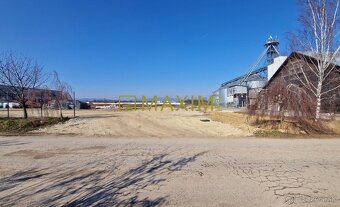 Stavebný pozemok 9060m2 v priemyselnej oblasti v obci Šelpic - 4