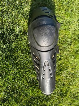 Fox Titan Pro kolenne chranice - 4