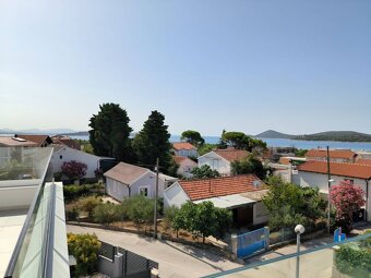 CHORVÁTSKO - Trojpodlažný apartmán s bazénom - TRIBUNJ - 4