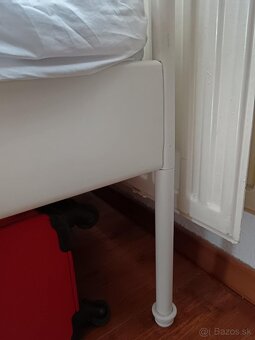 Predám kovovú manželskú romantickú posteľ (biela) - 4