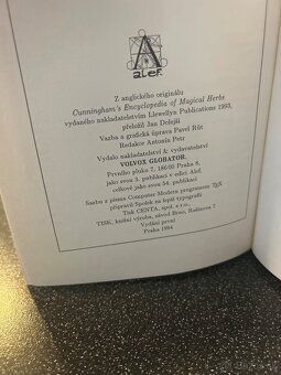 Predám knihu Magické rostliny - 4