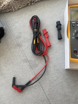 Fluke 3000FC multimeter - 4