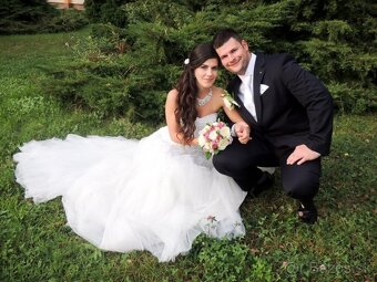 Romantické svadobné šaty s vlečkou - 4