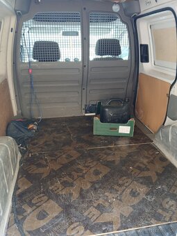 Predám wolksvagen caddy 2,0 sdi - 4