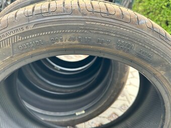 Letné gumy Barum Bravuris 6 205/45 R17 - 4